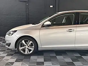 Used 2016 Peugeot 308 Allure - Interior and Exterior details 3