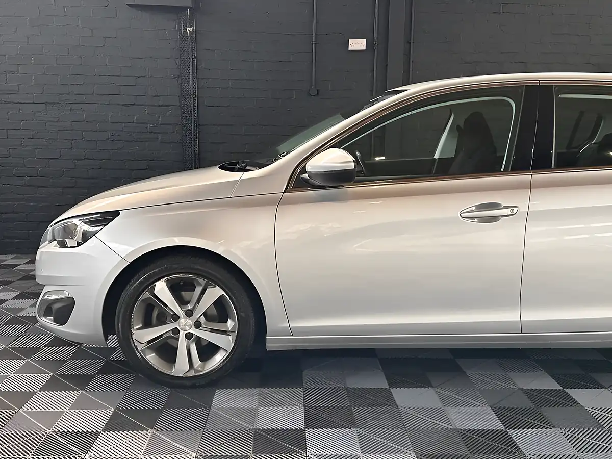 Used 2016 Peugeot 308 Allure - Interior and Exterior details 3