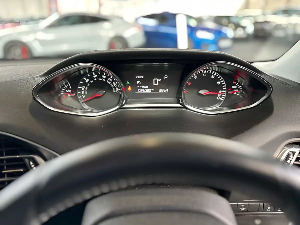 Used 2016 Peugeot 308 Allure - Interior and Exterior details 5