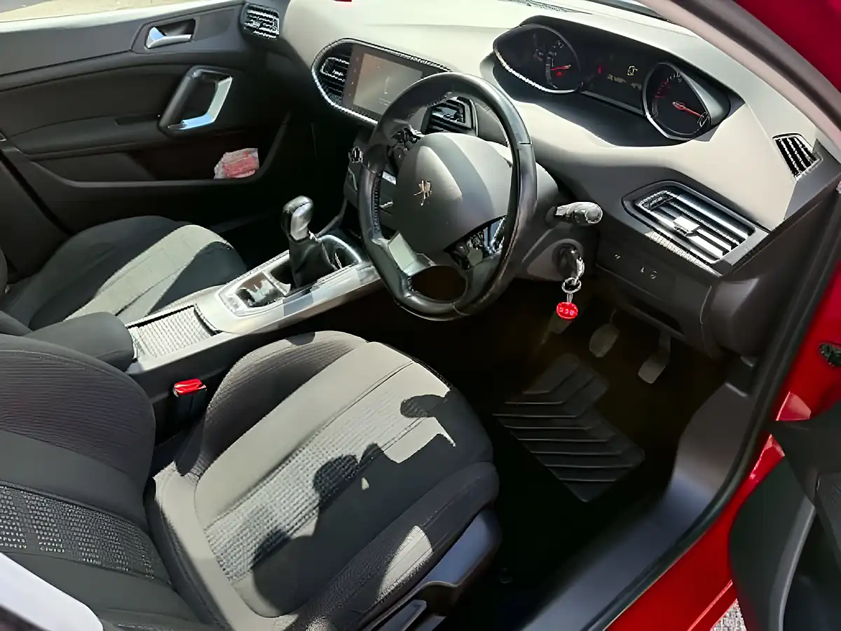 Used 2016 Peugeot 308 Allure - Interior and Exterior details 12