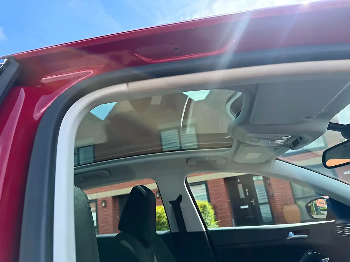 Used 2016 Peugeot 308 Allure - Interior and Exterior details 13