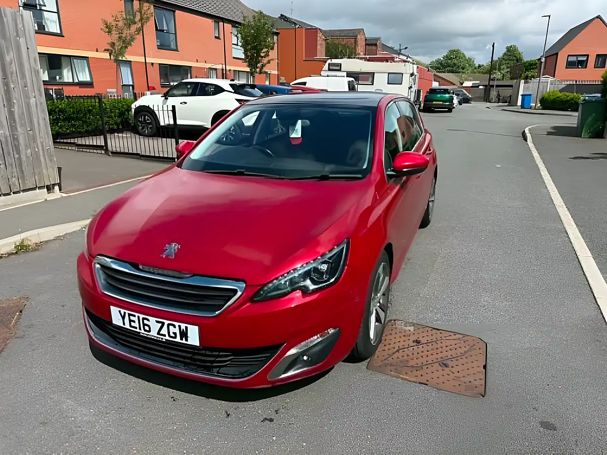 Used 2016 Peugeot 308 Allure - Interior and Exterior details 7