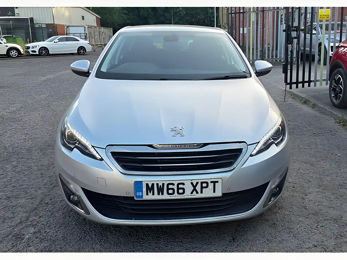 Used 2016 Peugeot 308 Allure Silver - Front View