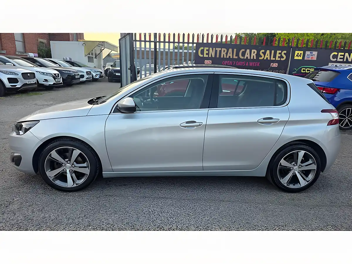Used 2016 Peugeot 308 Allure Silver - Interior and Exterior details 16