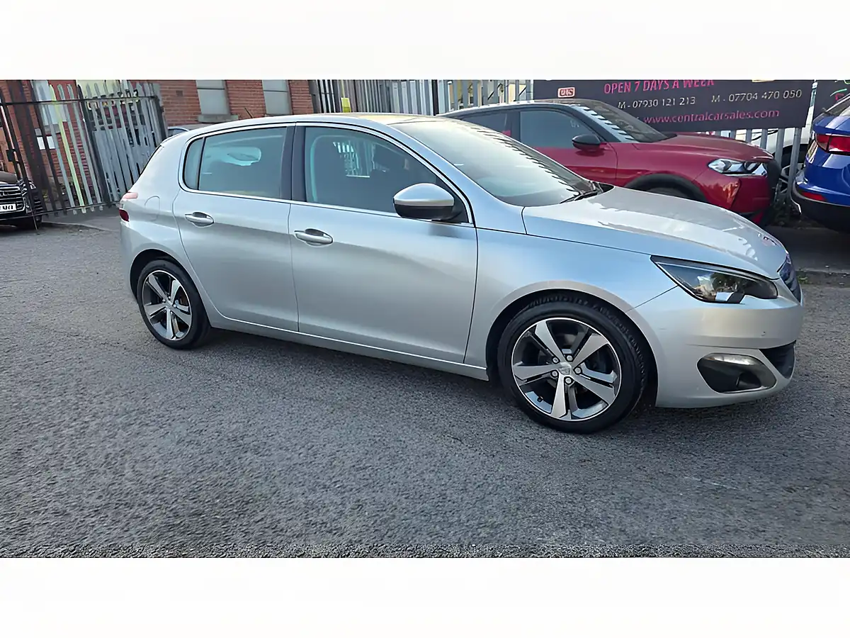 Used 2016 Peugeot 308 Allure Silver - Interior and Exterior details 3