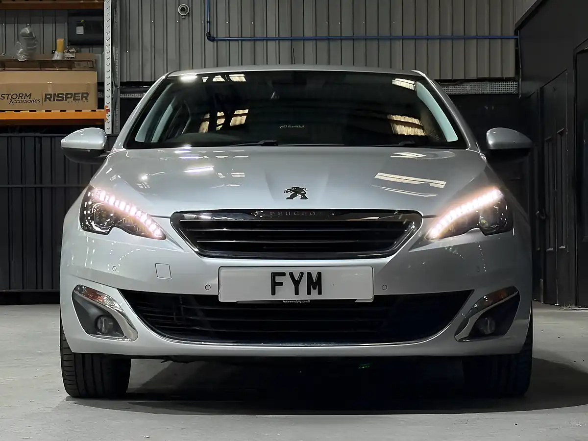 Used 2016 Peugeot 308 Allure Silver - Interior and Exterior details 11