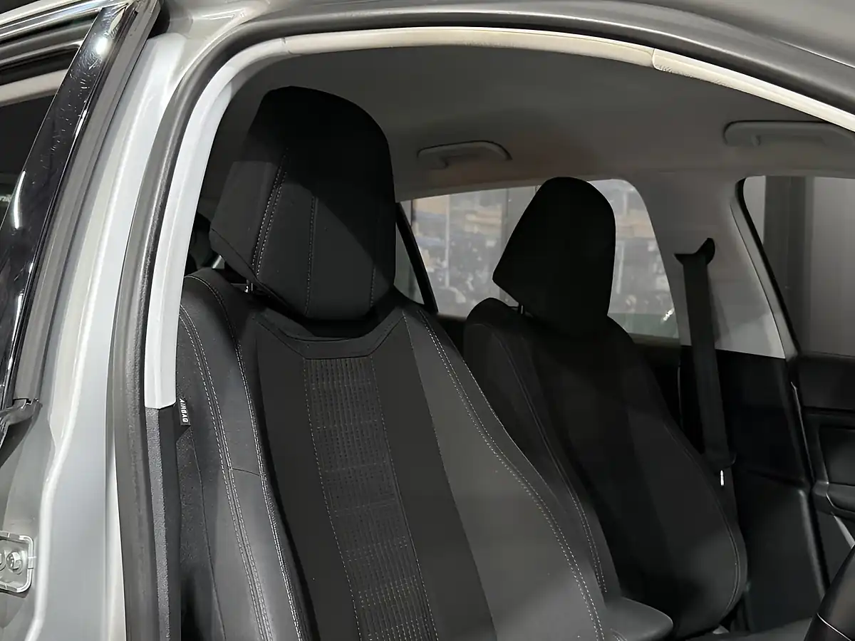 Used 2016 Peugeot 308 Allure Silver - Interior and Exterior details 15