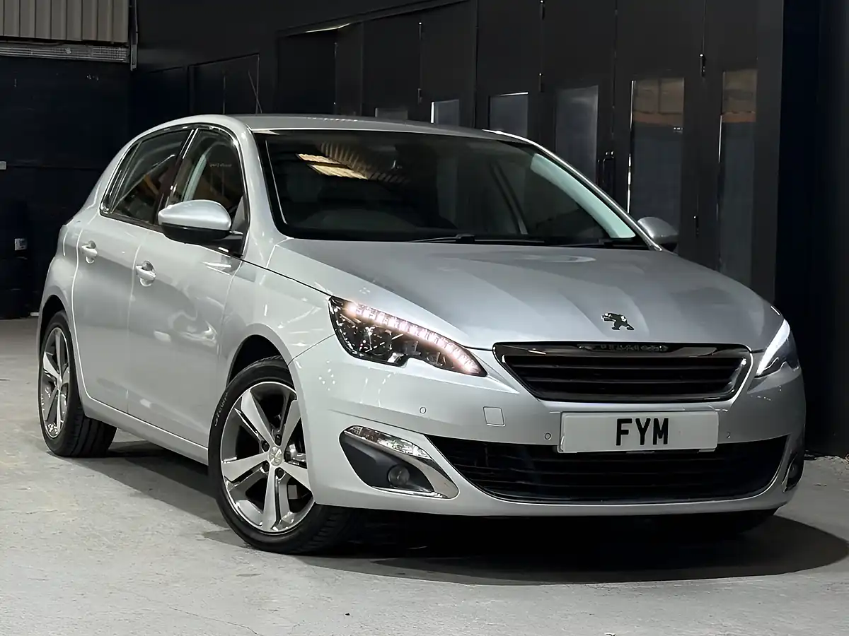 Used 2016 Peugeot 308 Allure Silver - Interior and Exterior details 3