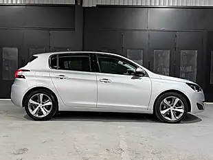 Used 2016 Peugeot 308 Allure Silver - Interior and Exterior details 4