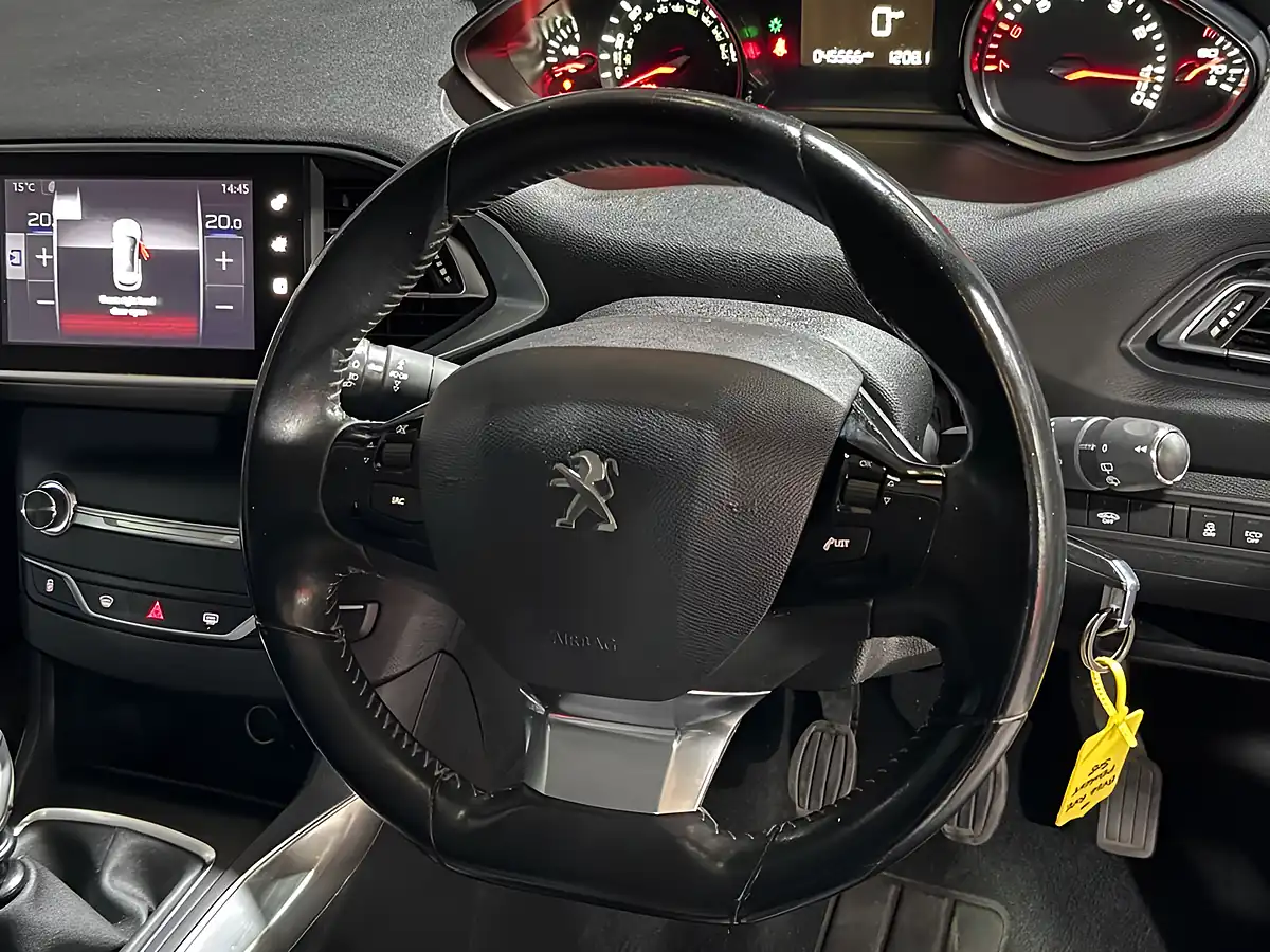 Used 2016 Peugeot 308 Allure Silver - Interior and Exterior details 9