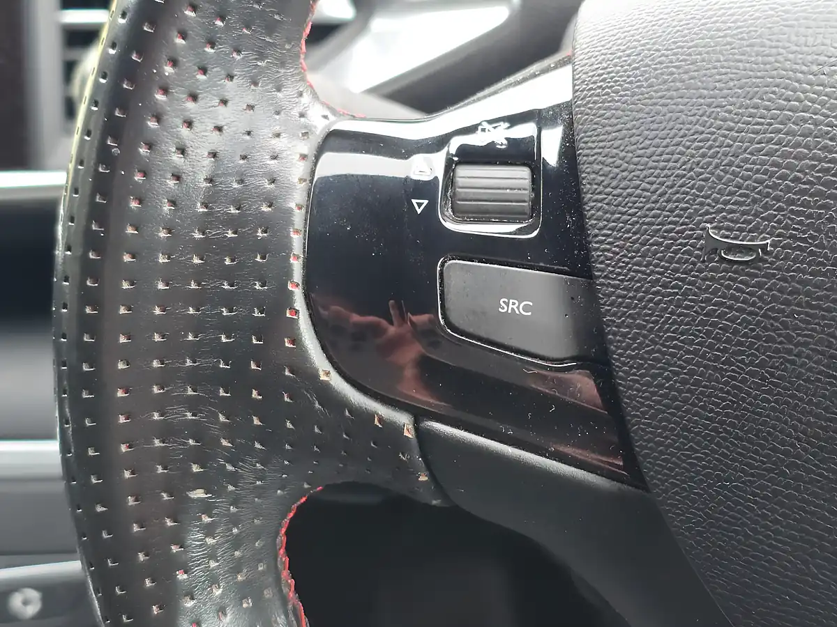 Used 2016 Peugeot 308 GT Line Blue - Interior and Exterior details 15