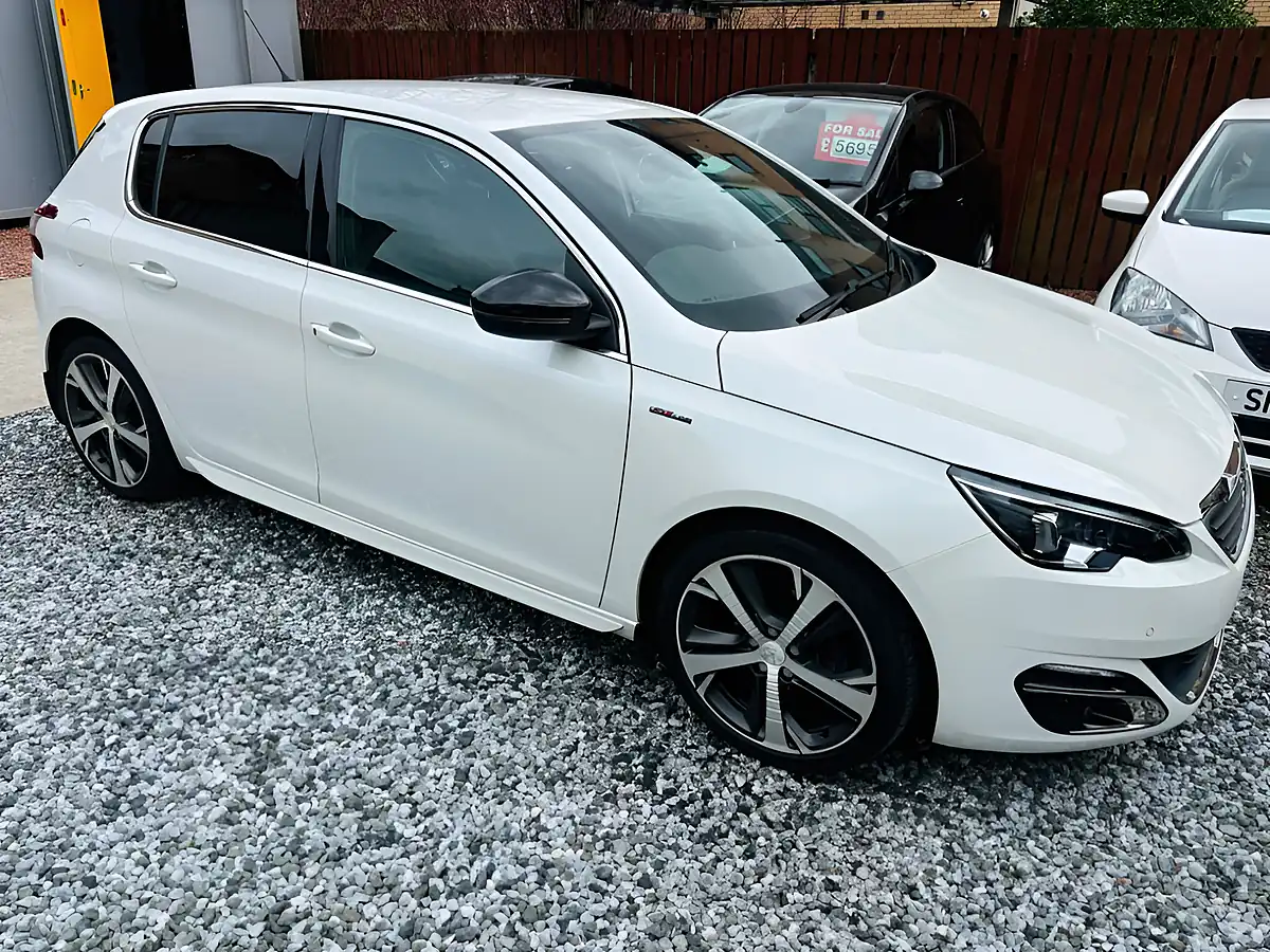 Used 2016 Peugeot 308 GT Line Pearlescent - Front View