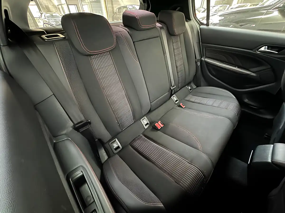 Used 2016 Peugeot 308 GT Line White - Interior and Exterior details 9