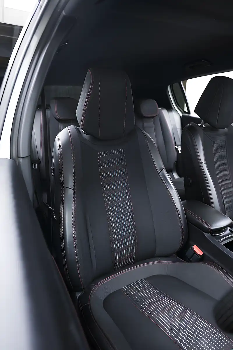 Used 2016 Peugeot 308 GT Line White - Interior and Exterior details 10