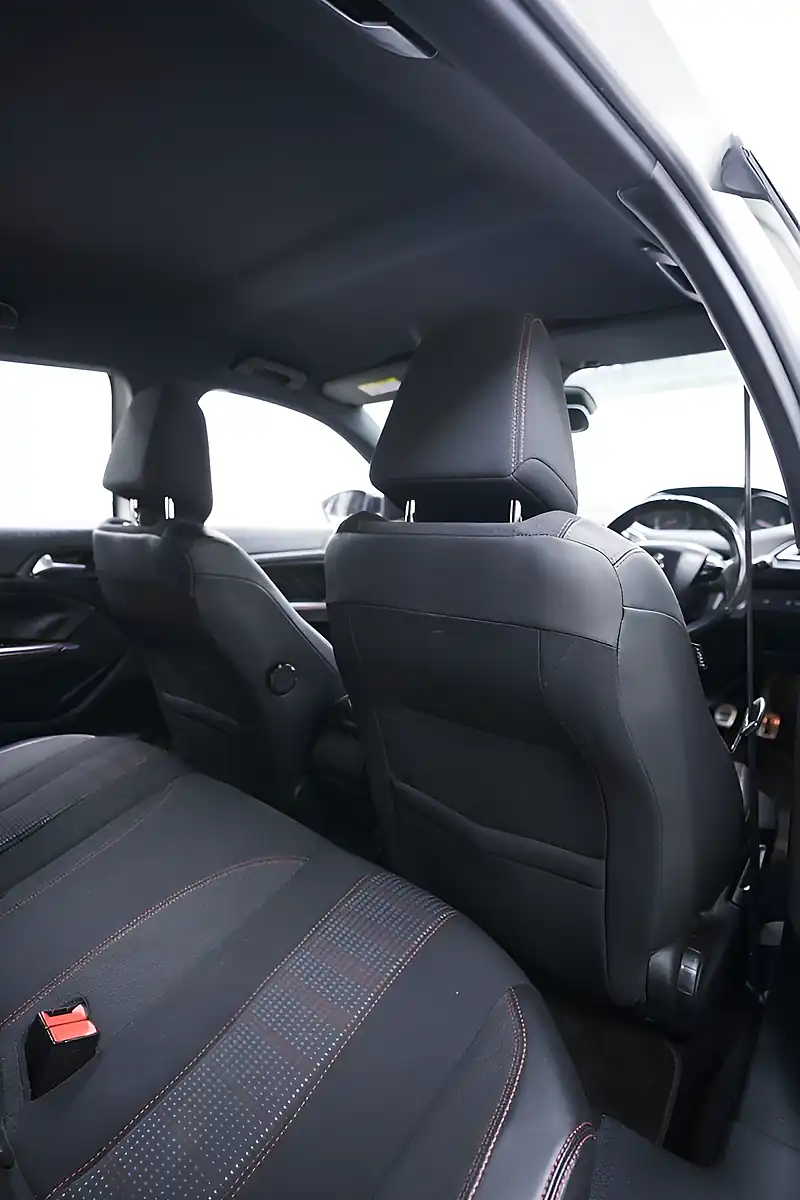 Used 2016 Peugeot 308 GT Line White - Interior and Exterior details 12