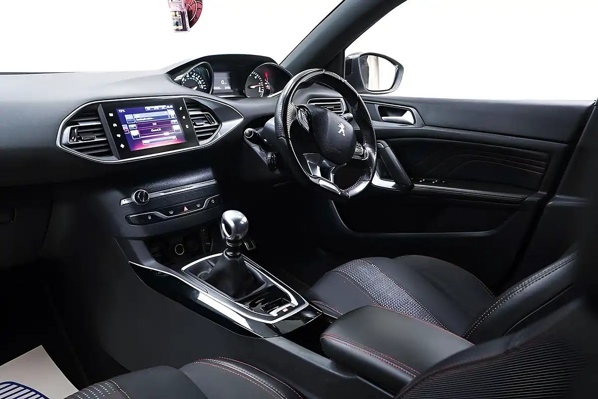 Used 2016 Peugeot 308 GT Line White - Interior and Exterior details 14