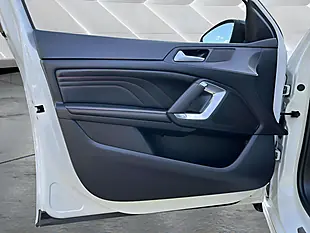 Used 2016 Peugeot 308 GT White - Interior and Exterior details 13