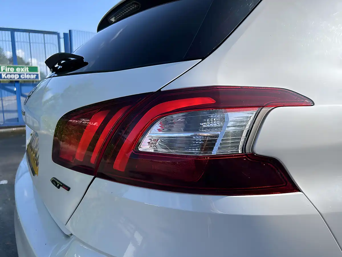 Used 2016 Peugeot 308 GT White - Interior and Exterior details 20