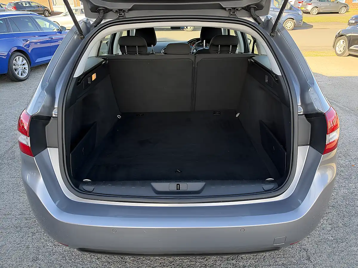 Used 2016 Peugeot 308 Sw Active Grey Metallic - Interior and Exterior details 16