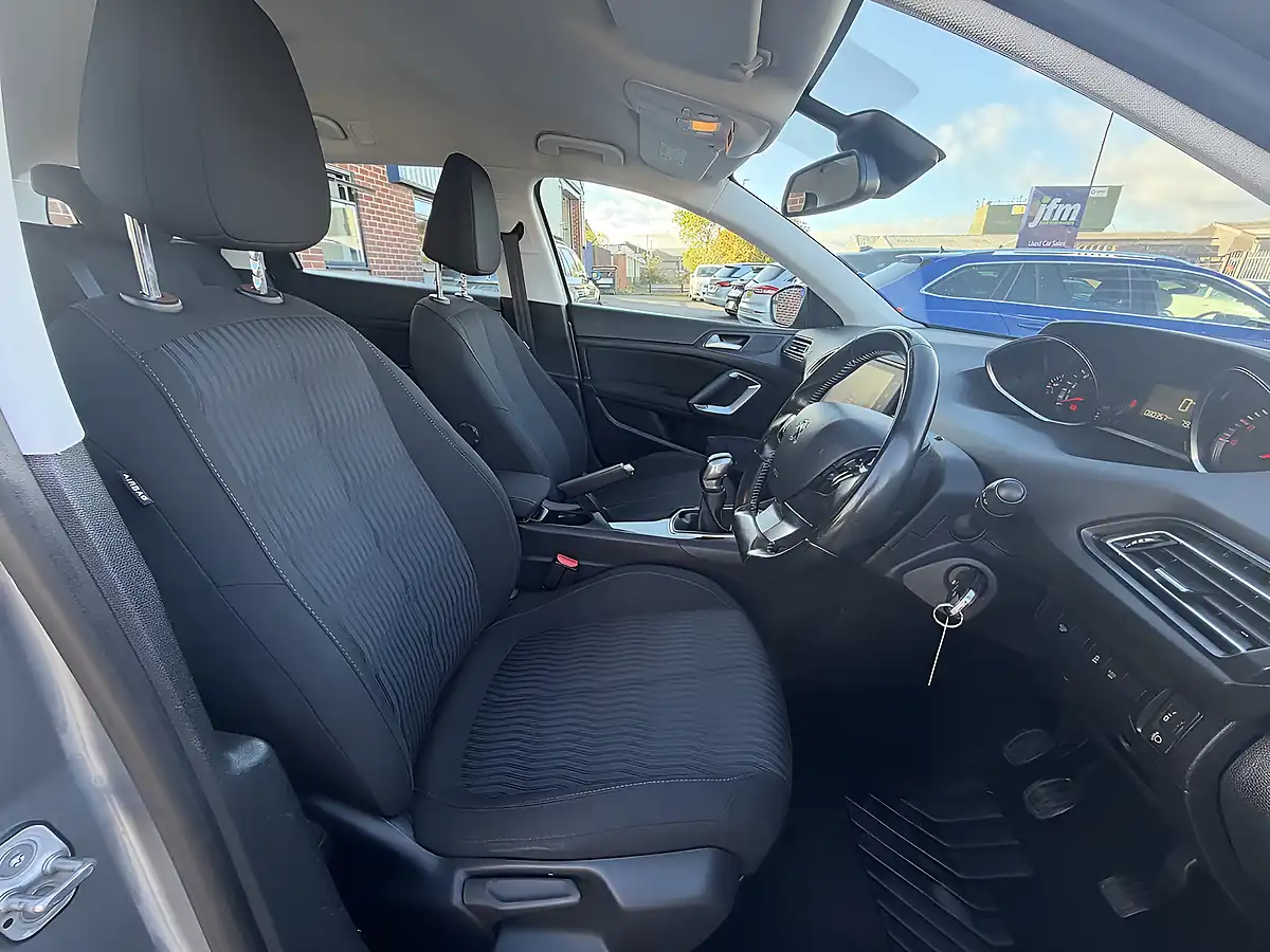 Used 2016 Peugeot 308 Sw Active Grey Metallic - Interior and Exterior details 3