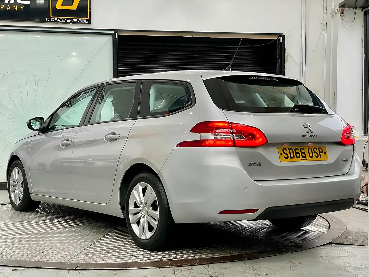 Used 2016 Peugeot 308 Sw Active Silver - Interior and Exterior details 4