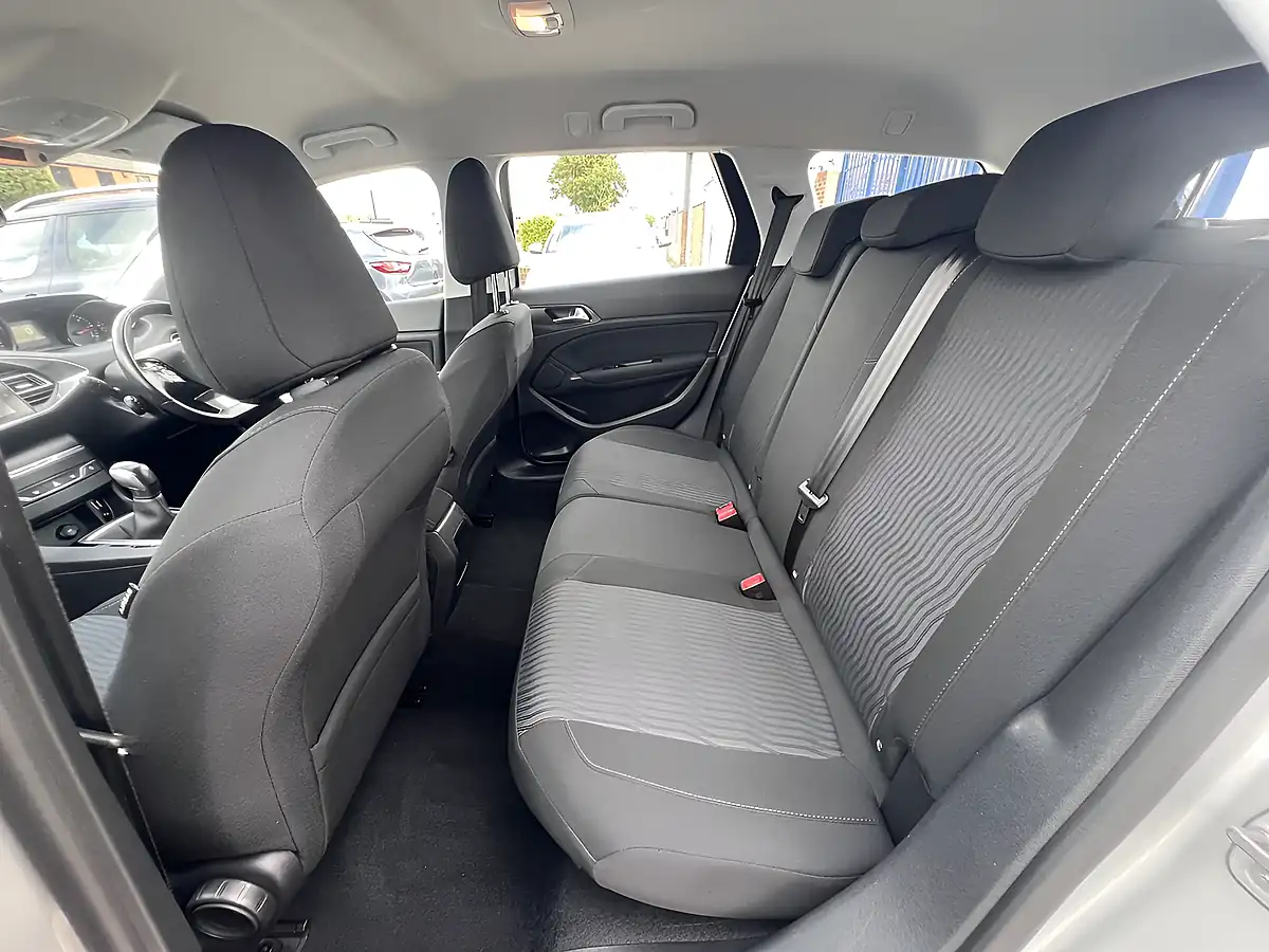 Used 2016 Peugeot 308 Sw Active Silver Met - Interior and Exterior details 16