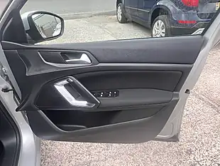 Used 2016 Peugeot 308 Sw Active Silver Met - Interior and Exterior details 17