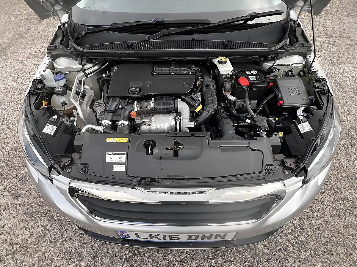 Used 2016 Peugeot 308 Sw Active Silver Met - Interior and Exterior details 19