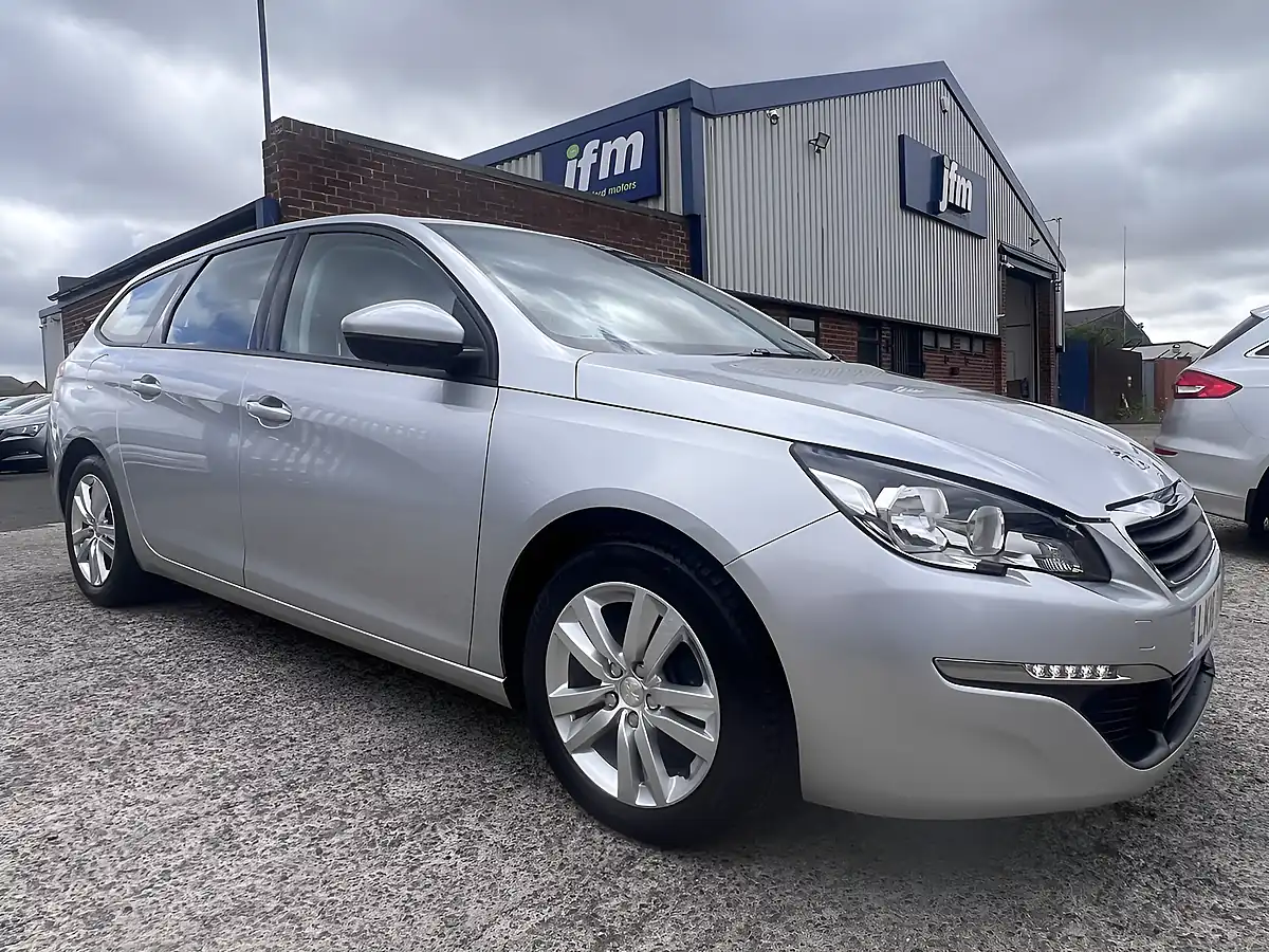 Used 2016 Peugeot 308 Sw Active Silver Met - Interior and Exterior details 20