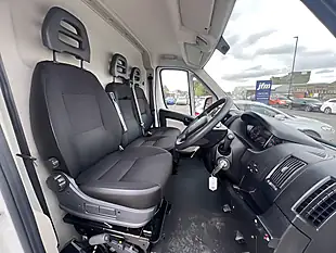 Used 2016 Peugeot 308 Sw Active Silver Met - Interior and Exterior details 3