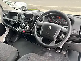 Used 2016 Peugeot 308 Sw Active Silver Met - Interior and Exterior details 8