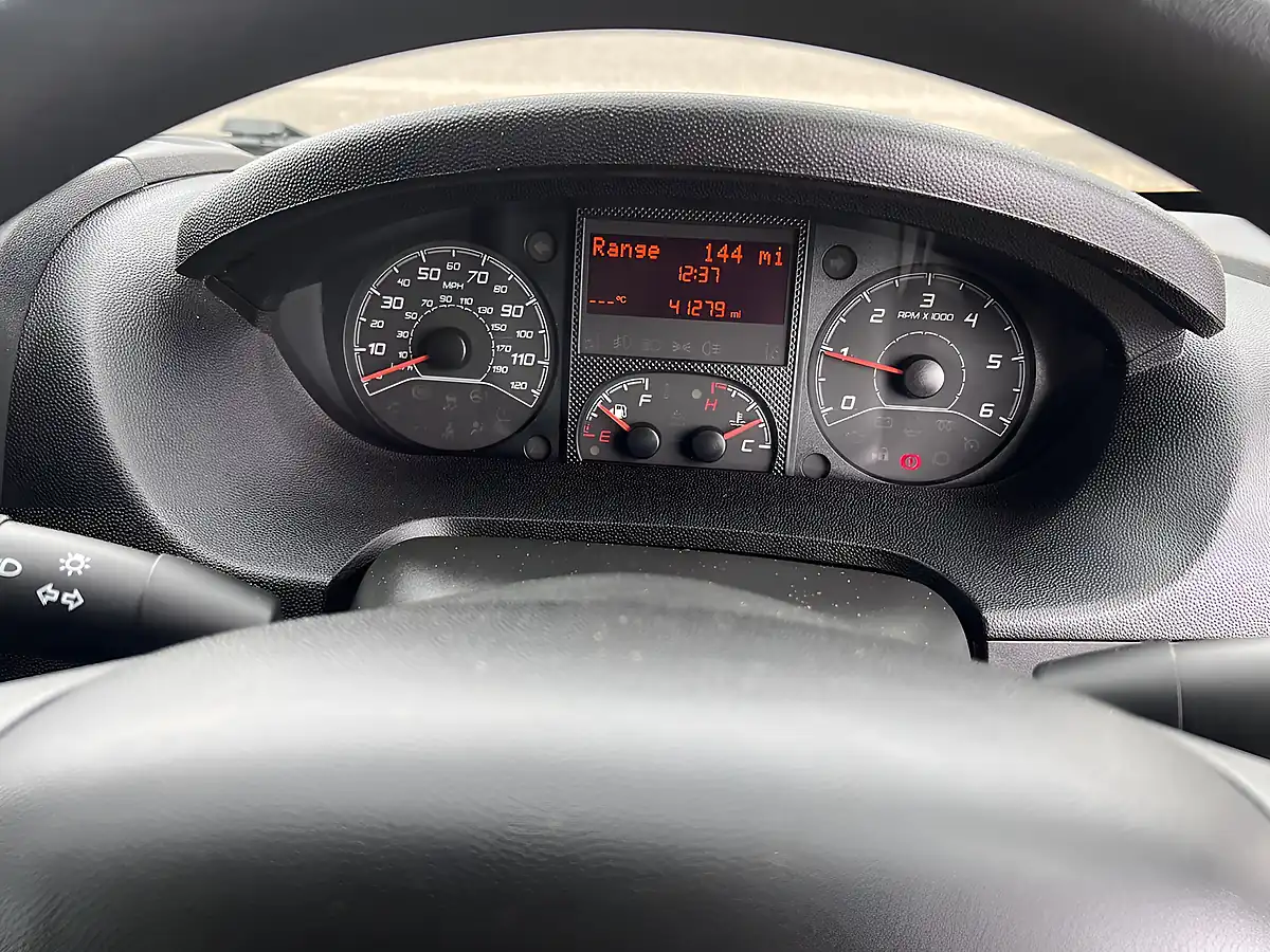 Used 2016 Peugeot 308 Sw Active Silver Met - Interior and Exterior details 9