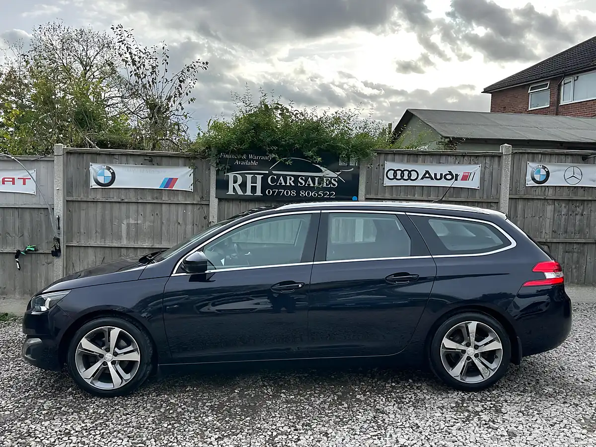 Used 2016 Peugeot 308 Sw Allure Blue - Interior and Exterior details 10