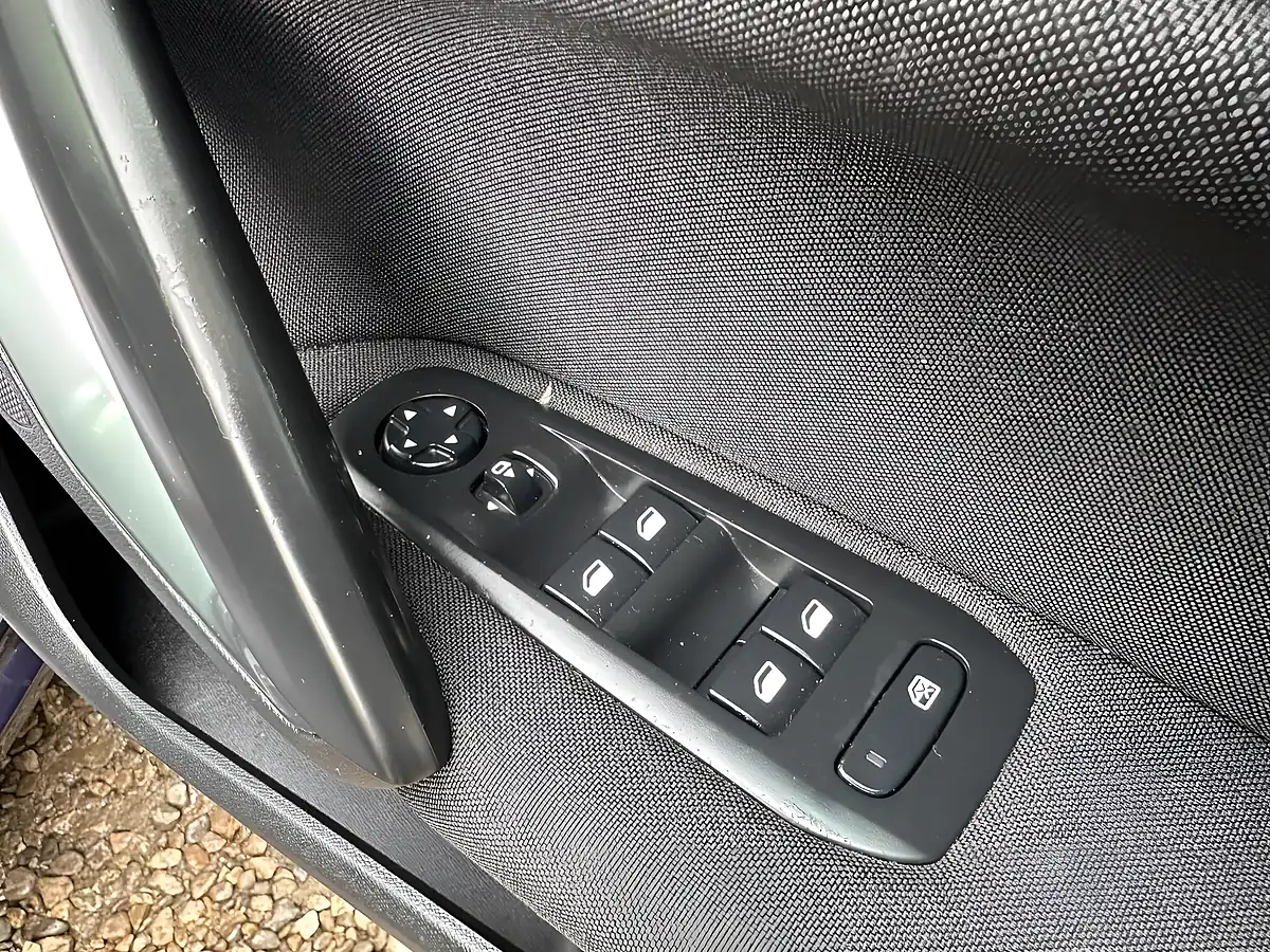 Used 2016 Peugeot 308 Sw Allure Blue - Interior and Exterior details 18
