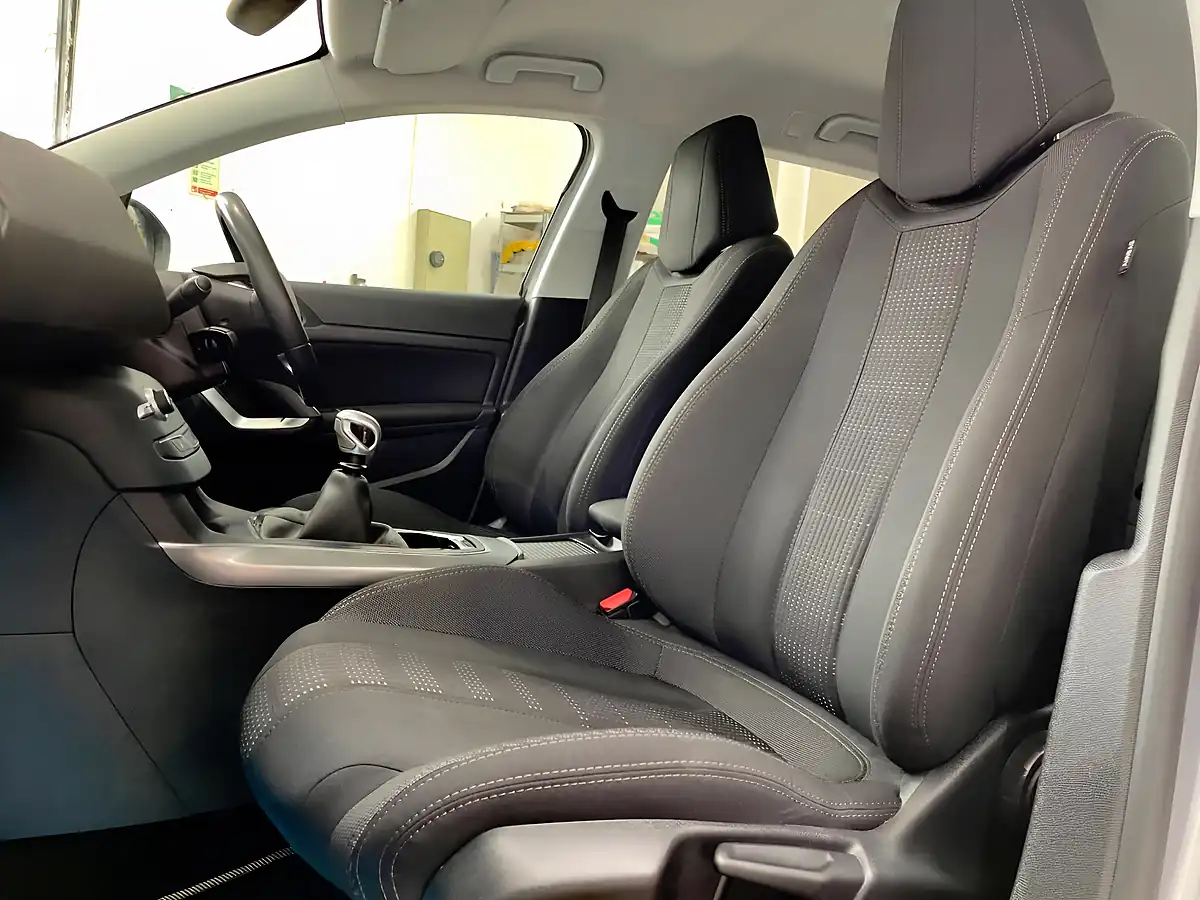 Used 2016 Peugeot 308 Sw Allure Grey - Interior and Exterior details 17