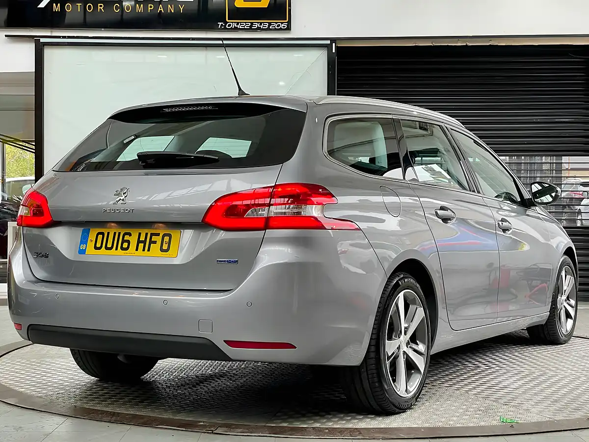Used 2016 Peugeot 308 Sw Allure Grey - Interior and Exterior details 4