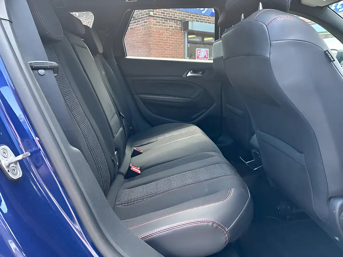 Used 2016 Peugeot 308 Sw GT Line Blue - Interior and Exterior details 11