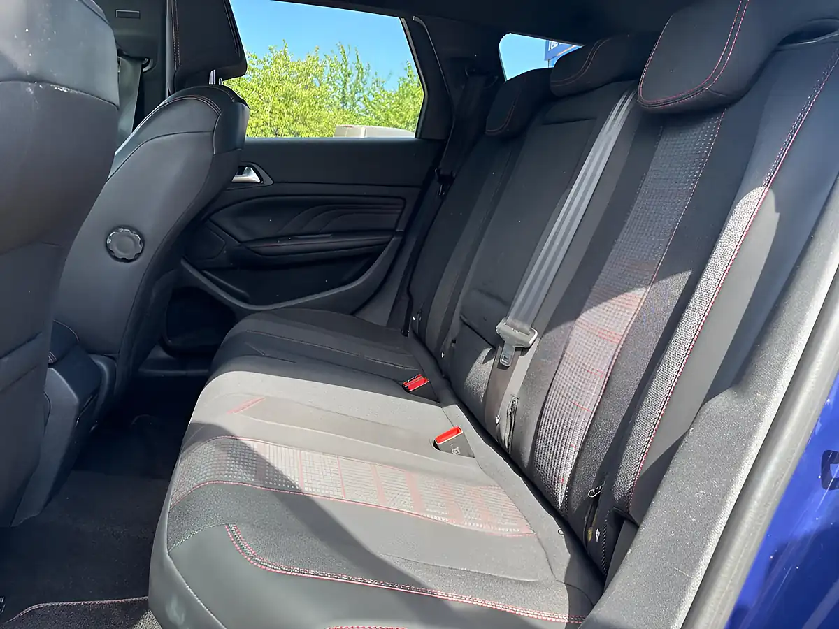 Used 2016 Peugeot 308 Sw GT Line Blue - Interior and Exterior details 14