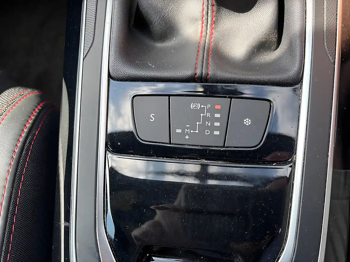 Used 2016 Peugeot 308 Sw GT Line Blue - Interior and Exterior details 15