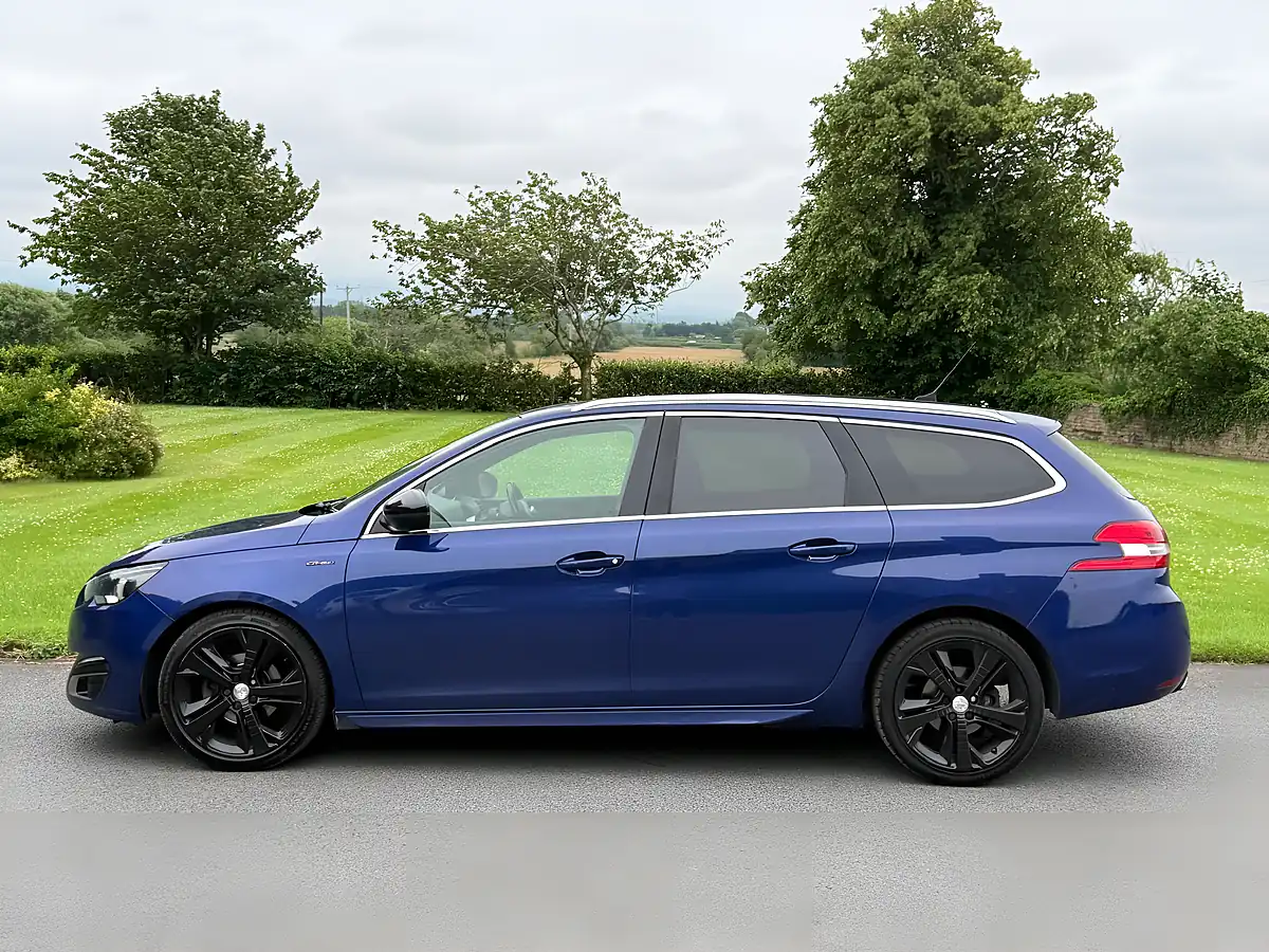 Used 2016 Peugeot 308 Sw GT-Line Blue - Interior and Exterior details 3