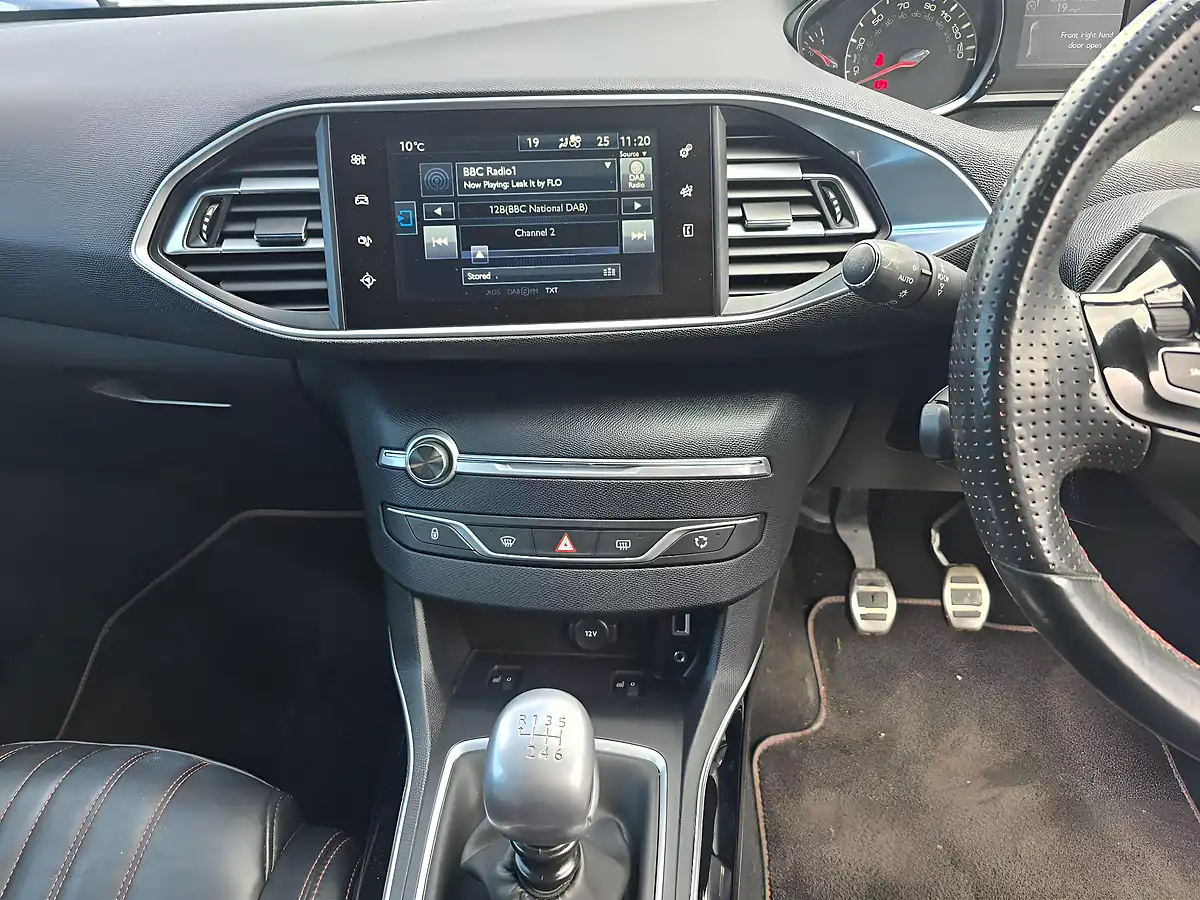 Used 2016 Peugeot 308 Sw GT Line Blue - Interior and Exterior details 11