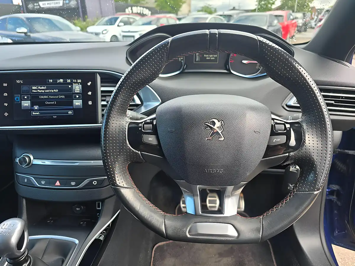 Used 2016 Peugeot 308 Sw GT Line Blue - Interior and Exterior details 9