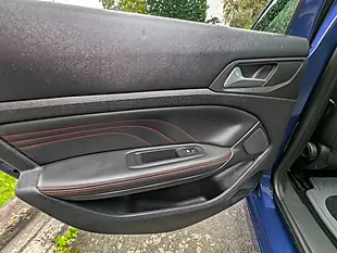 Used 2016 Peugeot 308 Sw GT Line Magnetic Blue - Interior and Exterior details 13