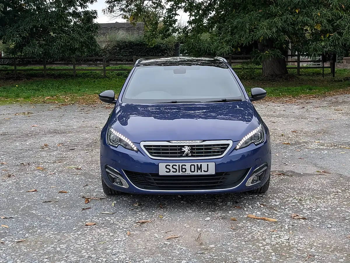 Used 2016 Peugeot 308 Sw GT Line Magnetic Blue - Interior and Exterior details 3