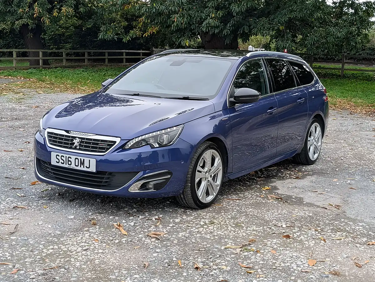 Used 2016 Peugeot 308 Sw GT Line Magnetic Blue - Interior and Exterior details 4