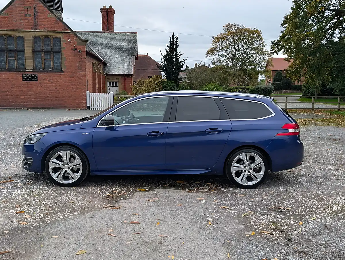 Used 2016 Peugeot 308 Sw GT Line Magnetic Blue - Interior and Exterior details 5