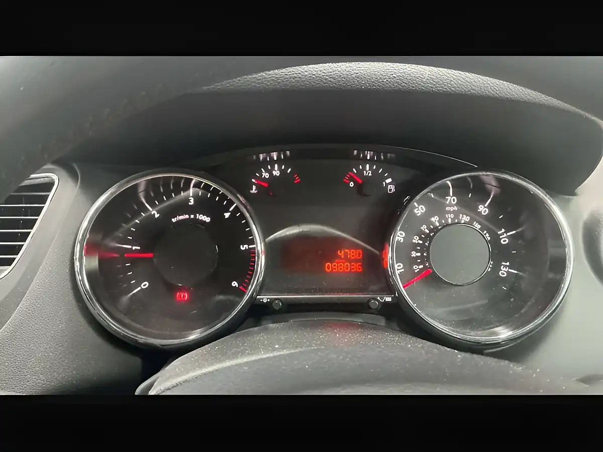Used 2016 Peugeot 5008 Active Blue Shark Grey - Interior and Exterior details 13