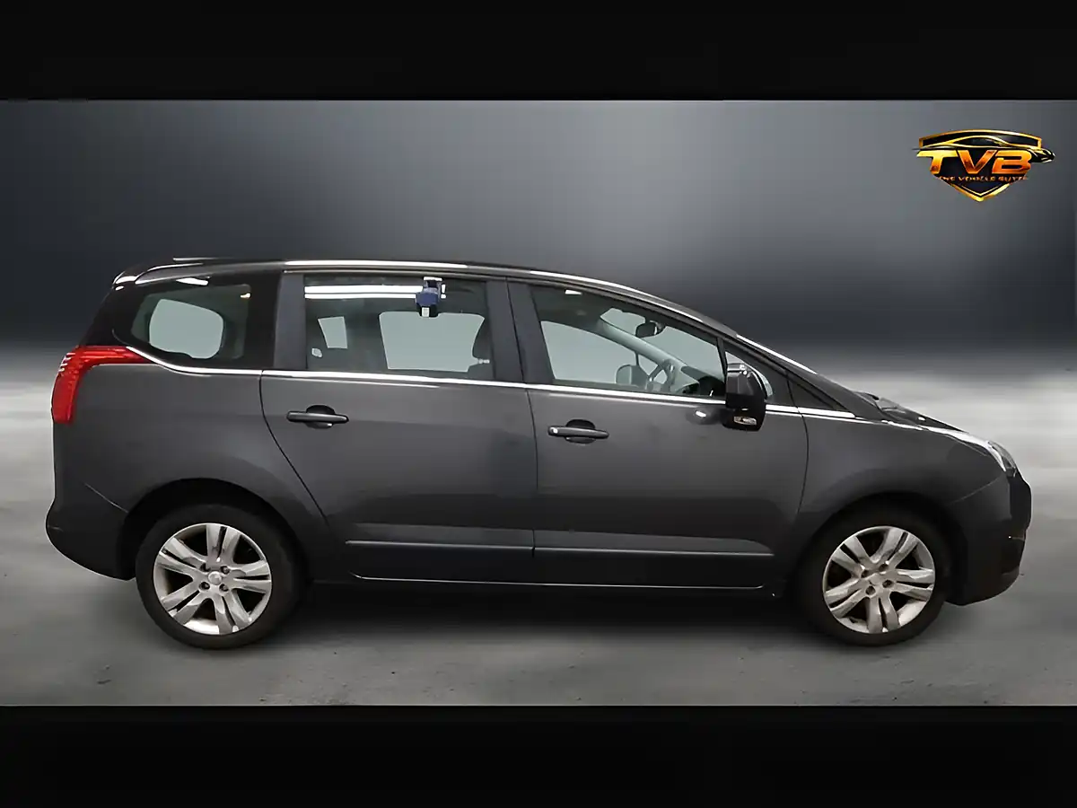 Used 2016 Peugeot 5008 Active Blue Shark Grey - Interior and Exterior details 6
