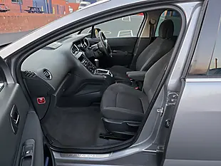 Used 2016 Peugeot 5008 Allure Grey - Interior and Exterior details 10