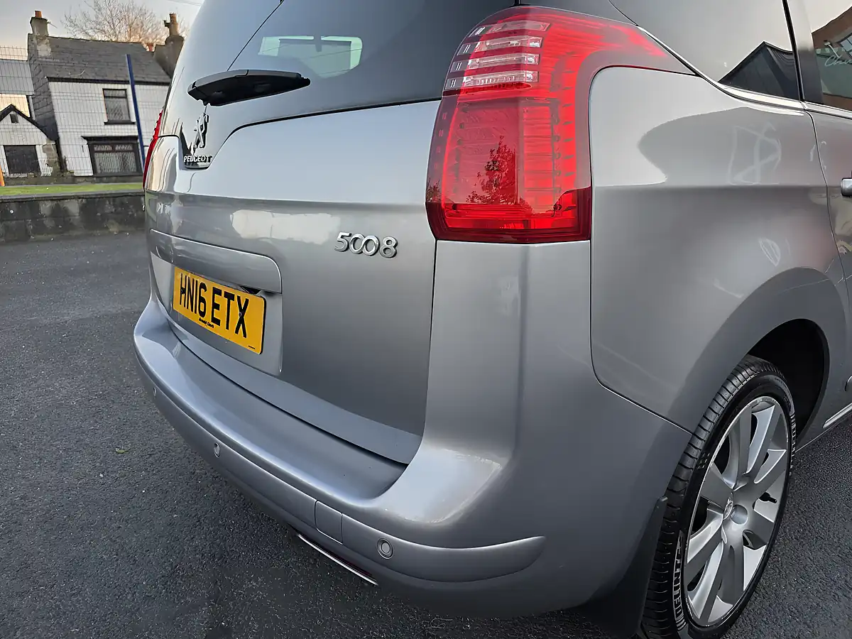 Used 2016 Peugeot 5008 Allure Grey - Interior and Exterior details 12